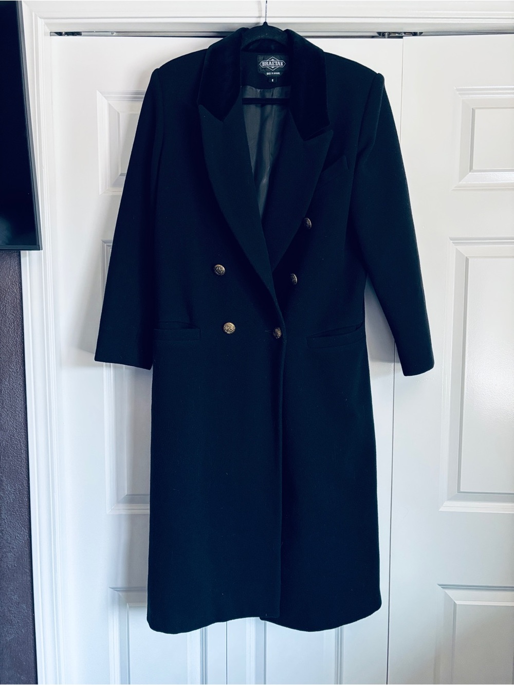 VTG Braetan Black Double-Breasted Wool Trench Coat with Velvet Collar